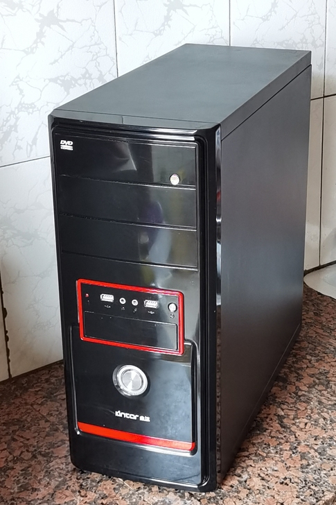 台式电脑主机箱独立显卡能打游戏