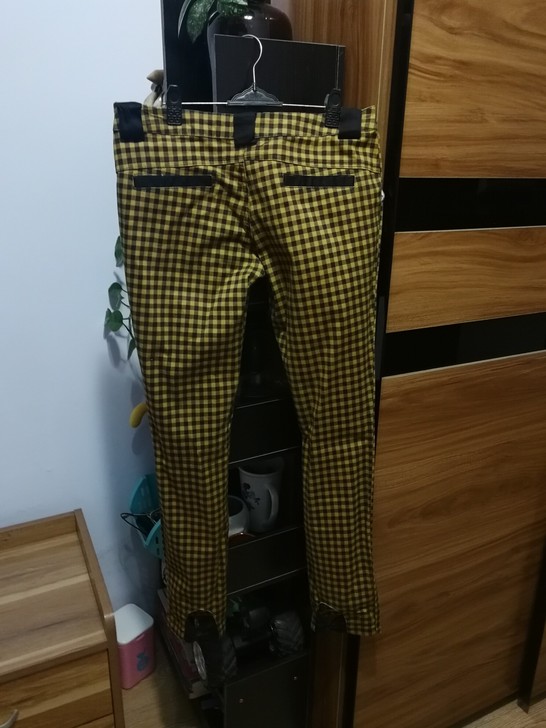 超美的一条修身格子裤,特别显体型,不对称腰...