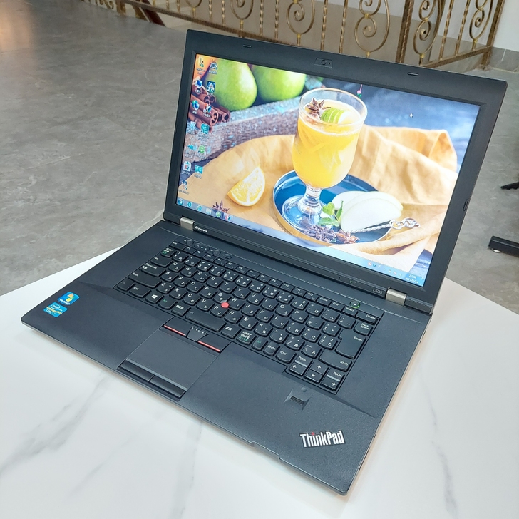 实拍15寸联想笔记本i7 四核 8g运行...