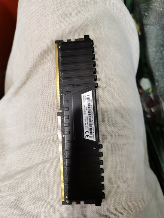 海盗船8GB2400台式机4代第4内存条