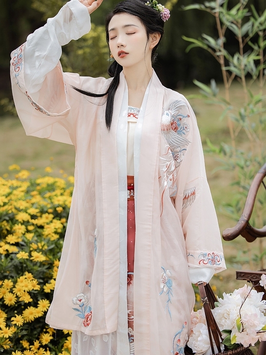 耀春迟园春汉服