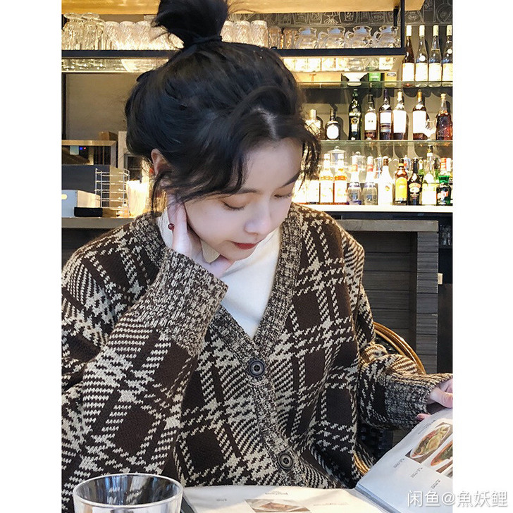 范智乔 新款韩国复古格子针织V领娃娃领开衫...