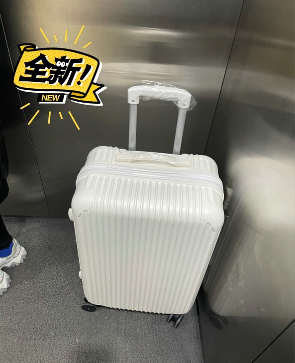 闲置行李箱  颜值超高  没用过，新的现在...