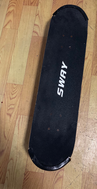 四轮双翘滑板车