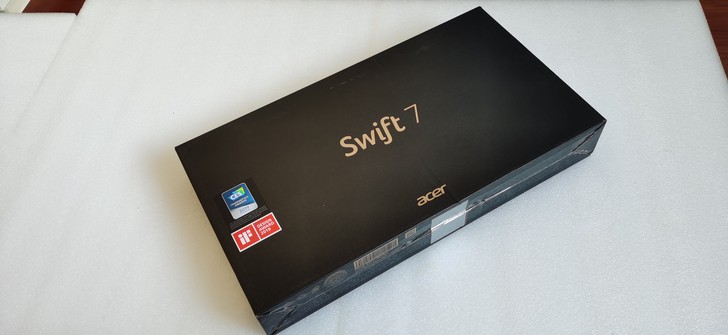 全球最轻薄14寸超极本全新Acer swi...