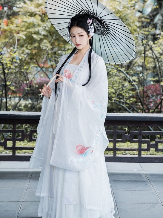 出柒邑家的灵云雀汉服，上衣吊带m码，下裙大...