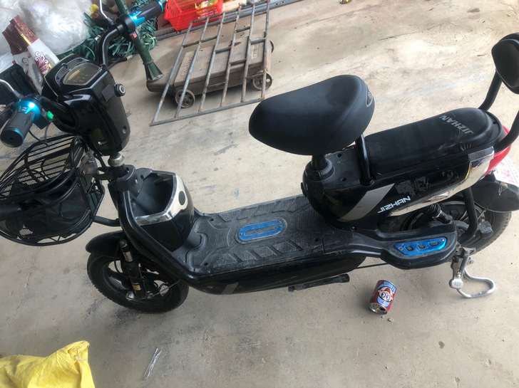 闲置电动车9成新