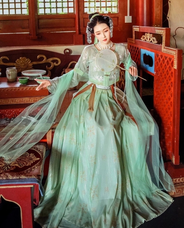 汉服换lo贴！深陷M码，具体尺码看图，全部...