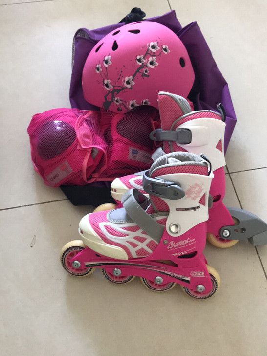 女童轮滑配置套餐，购于北京迪卡农，包括一双...