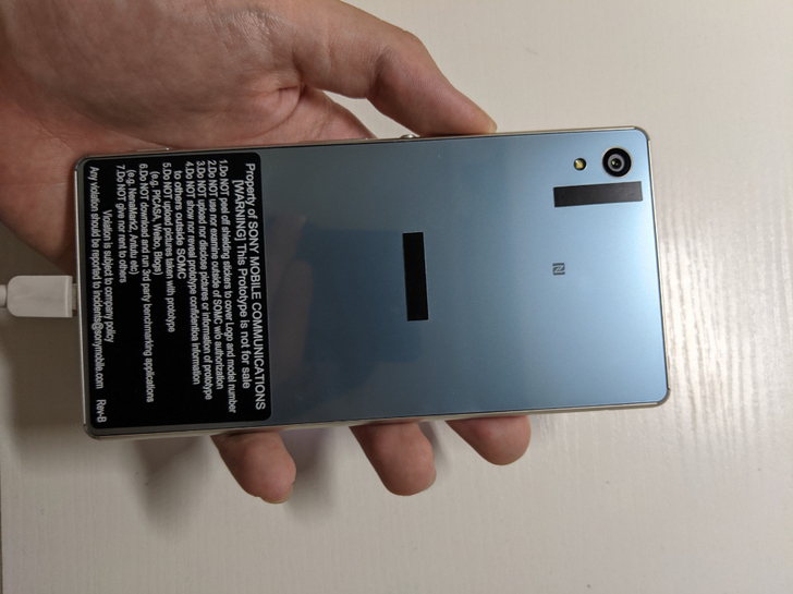 索尼Z3+Dual,原型机。已刷港版系统