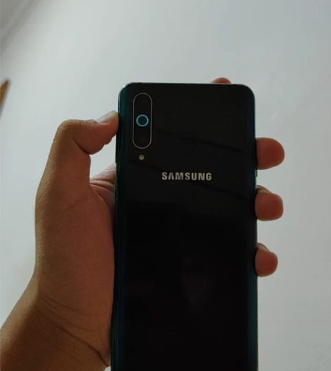 自己用的三星a8s  6+256G  屏幕...
