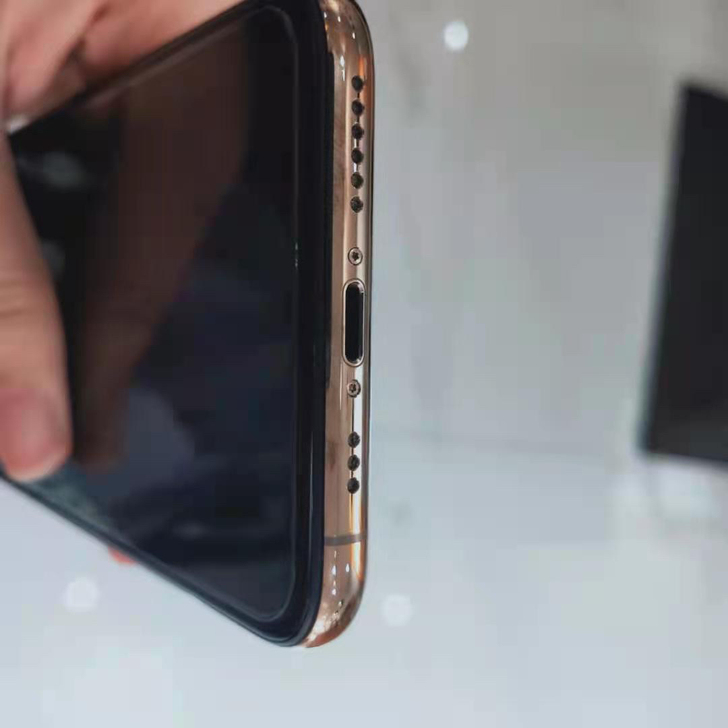 iPhone xs 金色 256G  因为...