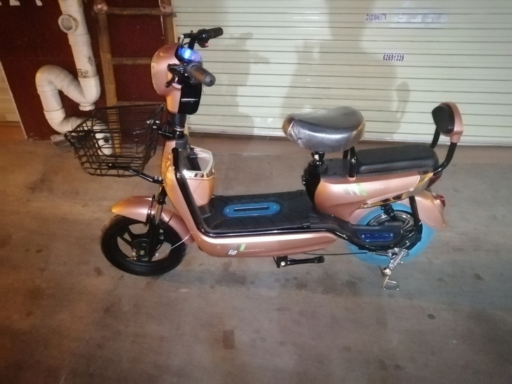 全新车  48V12A，可续航四十公里。