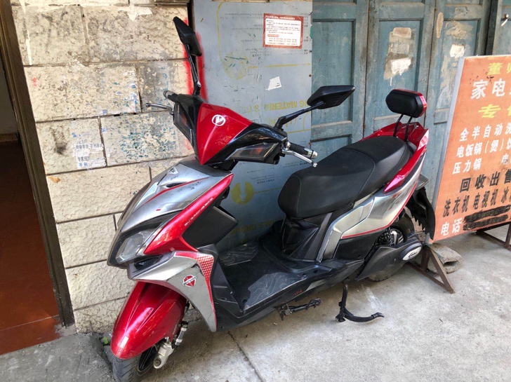 比德文电动车 19年9月份的车 没上牌 手...