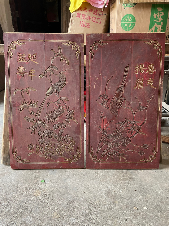 乡下收获一对樟木独板木雕。喜欢联系