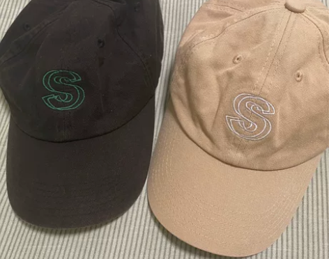 棒球帽，两顶，黑色和卡其色 感兴趣的话点“...
