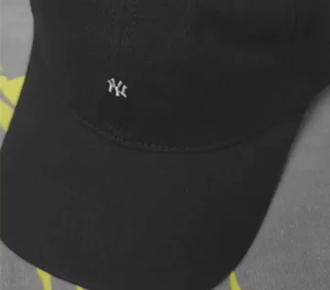 迷你标mlb小标软顶棒球帽，卡其色，超酷男...