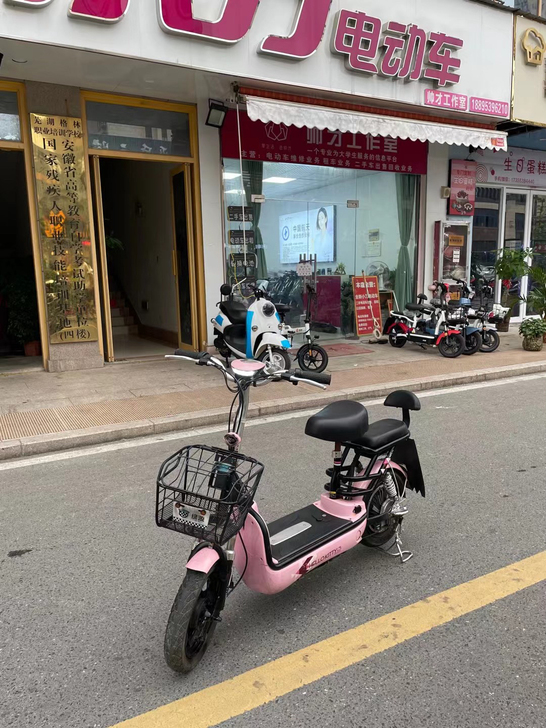二手电动车电瓶车小电驴女生骑