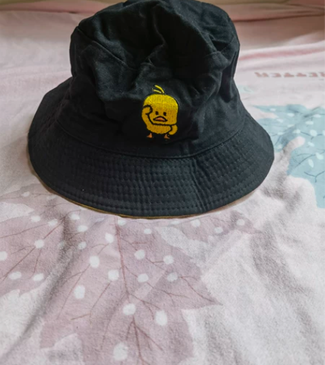 小黄鸭双面渔夫帽 帽檐不大 一面黑一面黄 ...