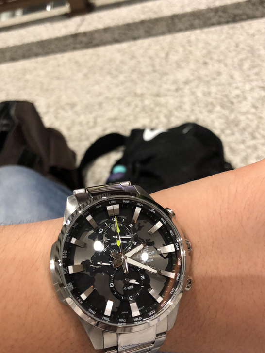 转手原因 是一名学生急需用钱。没有别的原因