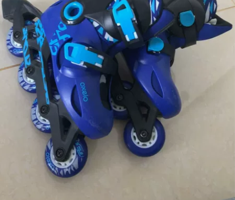 迪卡侬，孩子比较爱惜，穿的次数也不多，轻微...