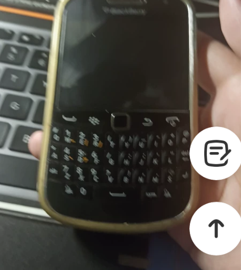 黑莓手机，充电无反应，显示红灯，老是不开机...