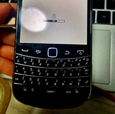 黑莓手机 很新   情怀手机～ 淘宝买来玩...
