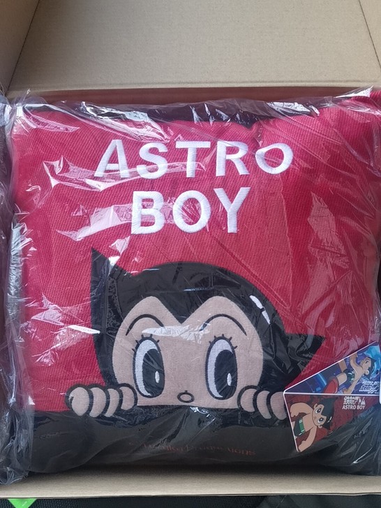 全新正品铁臂阿童木汽车抱枕沙发抱枕品牌动漫...