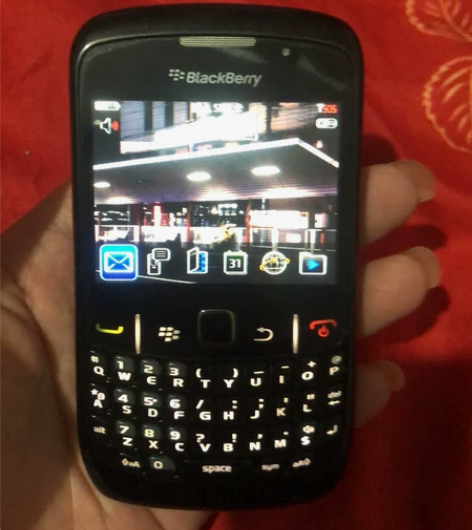 黑莓手机 手机可以开机按键全部测试都正常