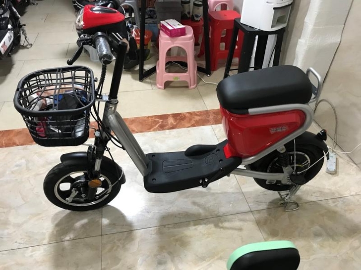 电动车租车，款式如下图所示