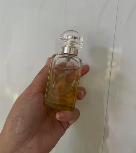 出闲置香水李先生的花园50m！！ 用了大概...