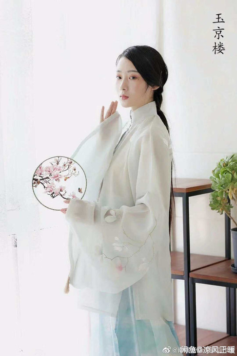 南隅话桑汉服立领，金玉杯