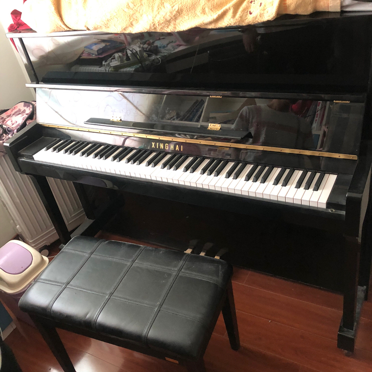 由于家里孩子要去内地上学，现出售钢琴一台，...
