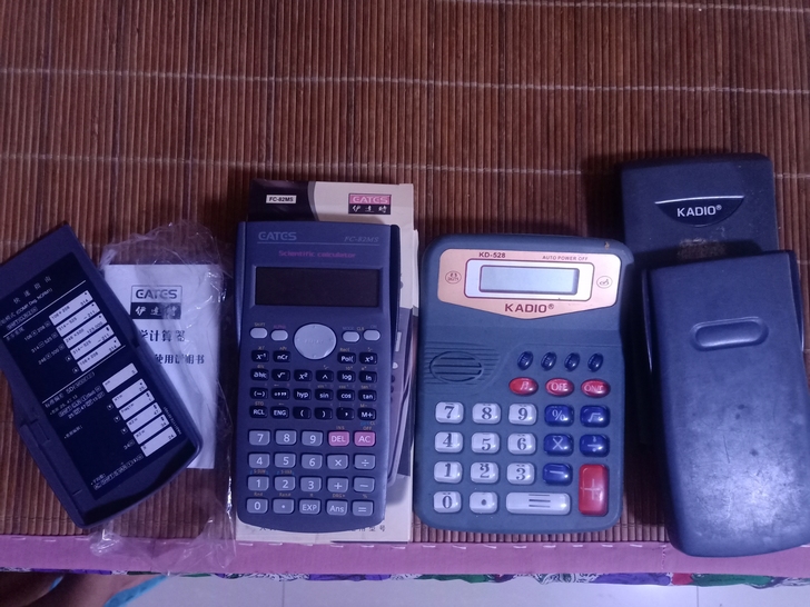 计算机4个，新的10，旧的5元，磁带随身听...