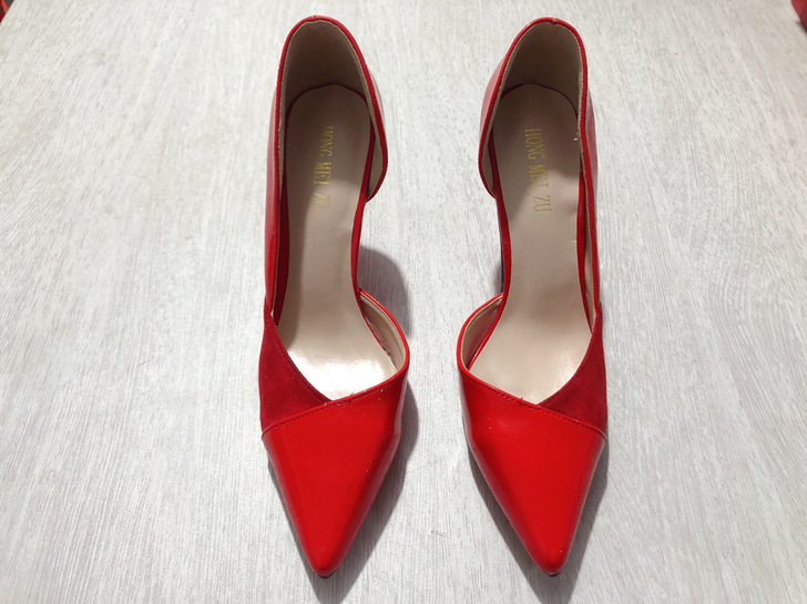 38码漆皮拼接尖头细跟高跟鞋性感侧空浅口单...