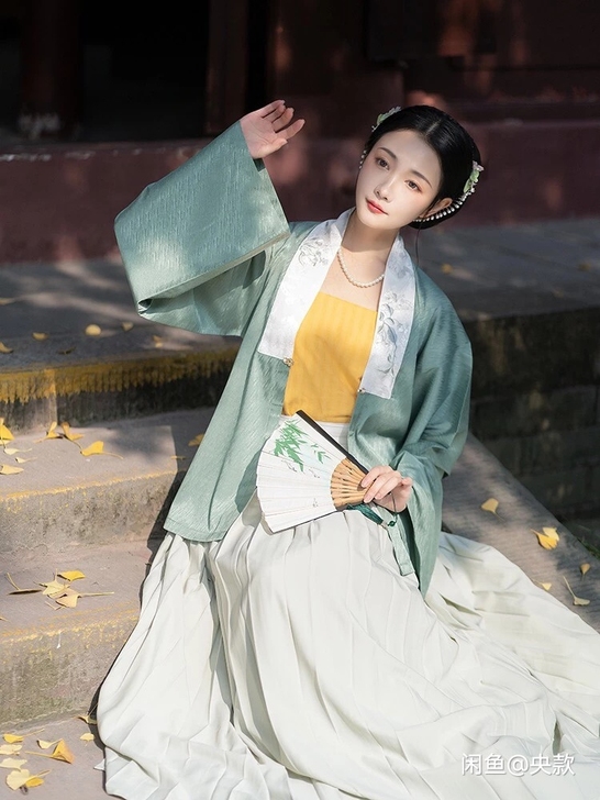 寻卿合领衫汉服绿色清新