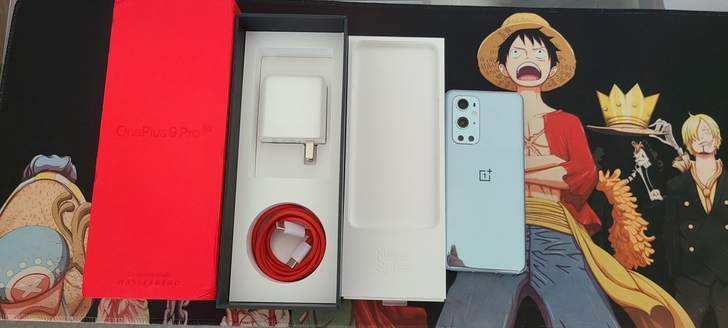 一加9pro，银色，国行全套，8+256G...