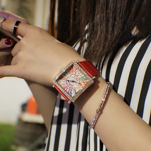 30岁的生日礼物，但我觉得表盘太大，太 鲜...