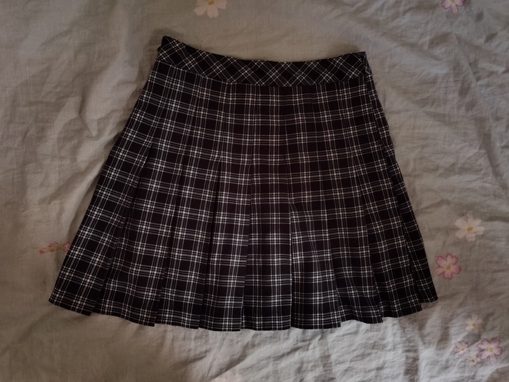 H##amp；amp；M格子百褶裙