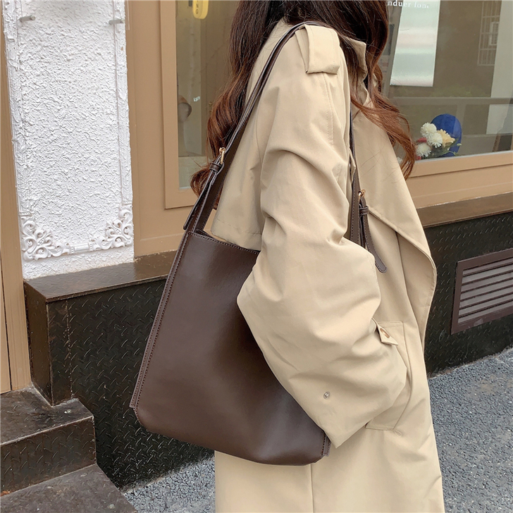 大容量手提单肩水桶包包女2021韩版ins...