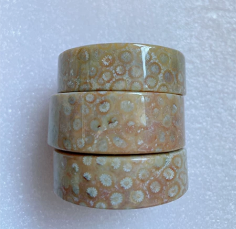 【帮姐姐清货】三个粉色料 珊瑚玉镯心 镇纸...