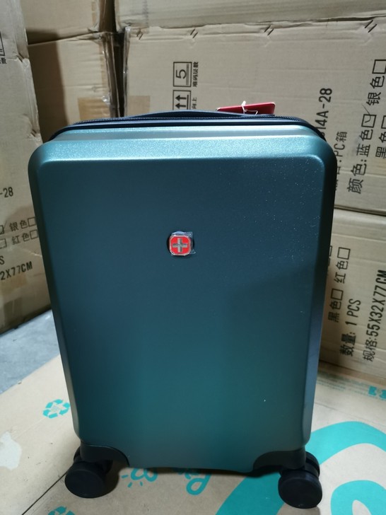 (正品)瑞士18寸/十字勋章行李箱，全新正...