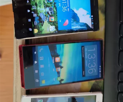 4台手机，便宜出，3台夏普，一台京驰，夏普...