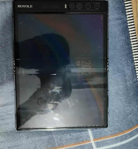 折叠5G手机用了三个月不想用了 感兴趣的话...