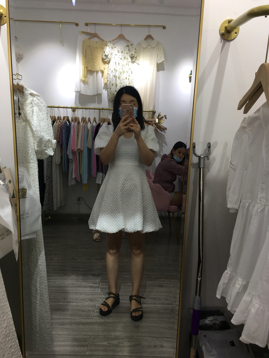 白色蓬蓬裙，实体店280买的