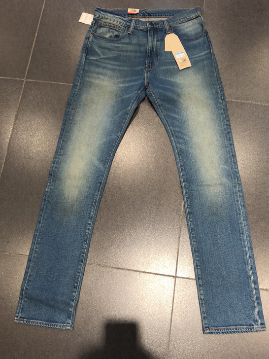 李维斯男士牛仔裤。吊牌齐全 505系列。修...