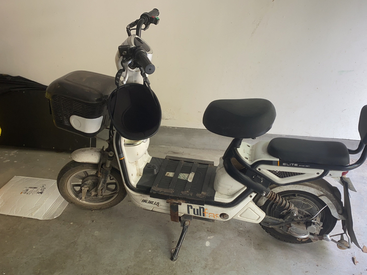 电动车，没有破损，就是有点脏了没洗