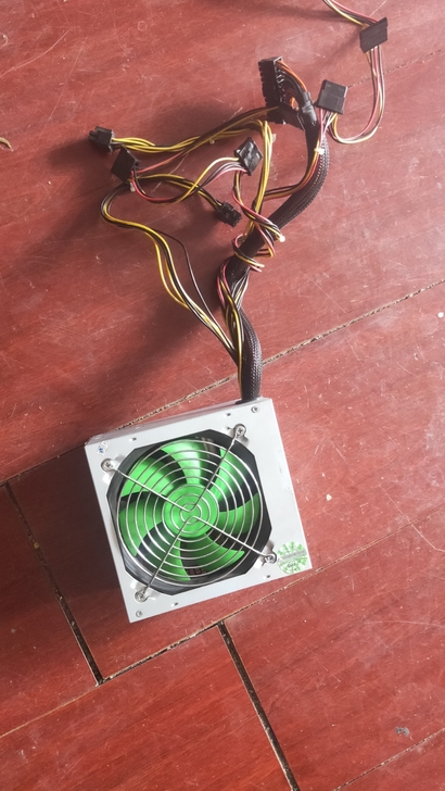 闲置主机电源,正常使用,没拆没修