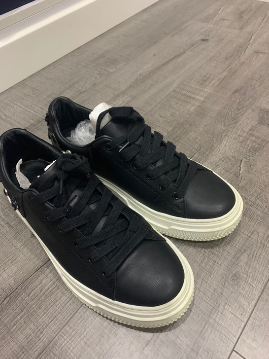 GXG百搭休闲男款鞋子 专柜购入 40尺码...