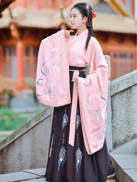 出山的如梦霓裳翎羽汉服,刚入坑时285一套...